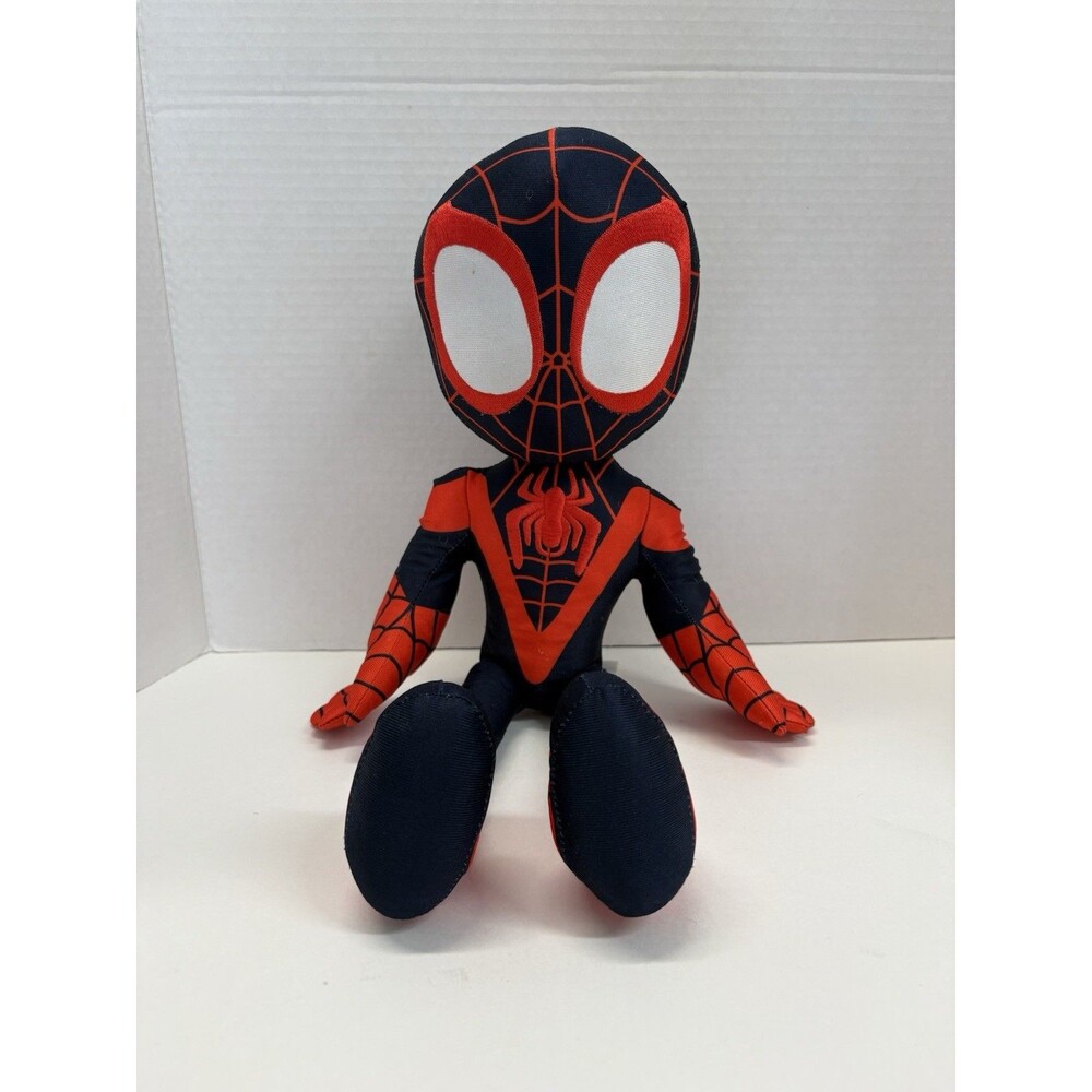 Marvel Spidey and his Amazing Friends My Friend Miles Talking Plush Spin
